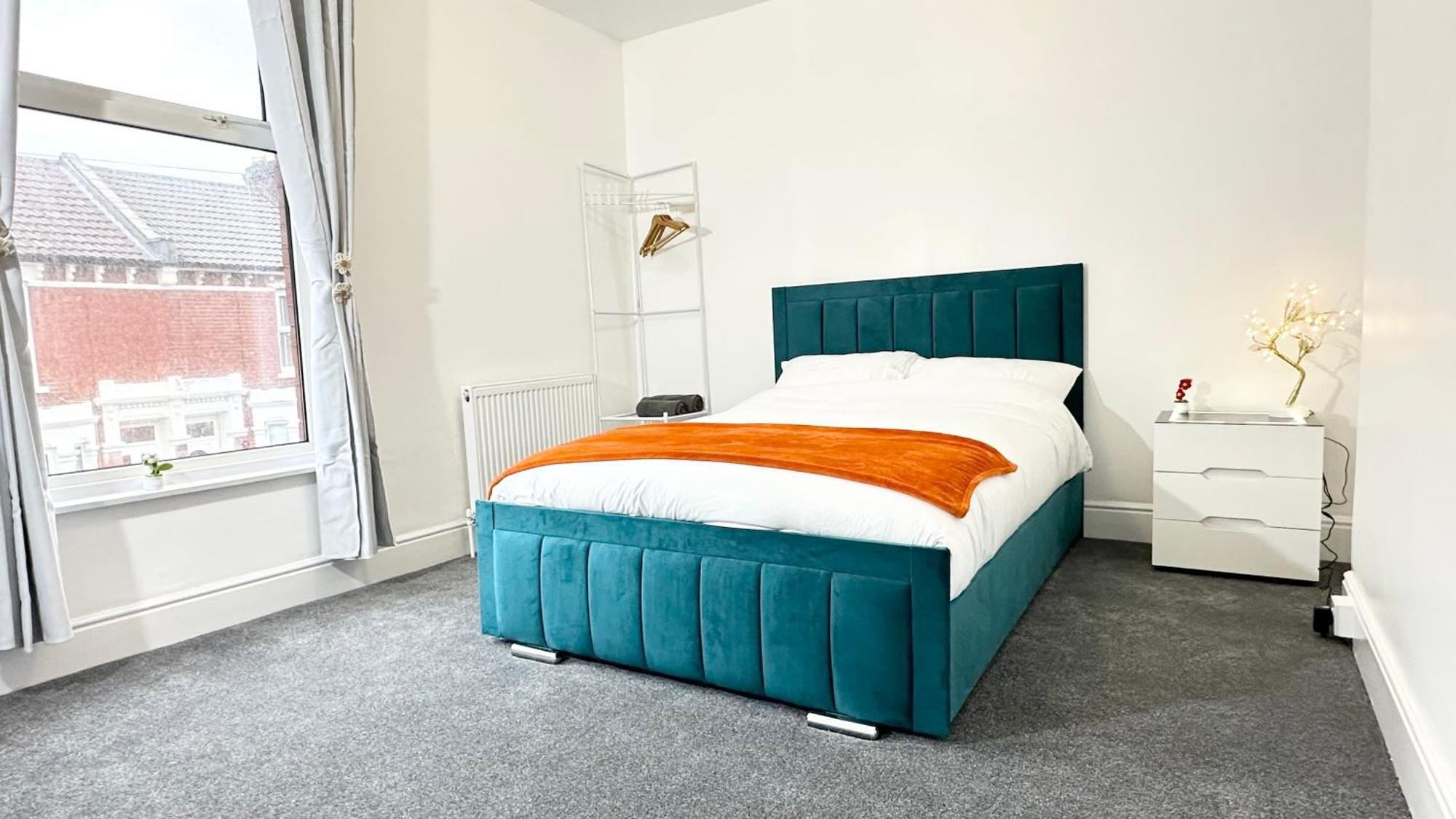 Large Double Room In Portsmouth - Mayhall Rd מראה חיצוני תמונה